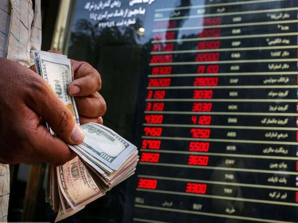 بازگشت ارز از قله قیمتی