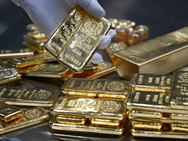 عقب‌نشینی قیمت طلا در بازار جهانی