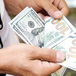 فروش 10 هزار دلار با کارت ملی در 5 بانک آغاز شد